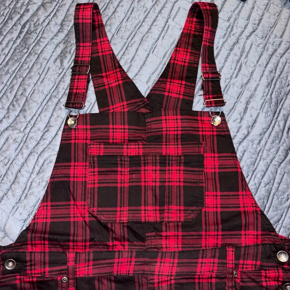 NWT Hot Topic Black and Red Plaid Shortalls - Size XL